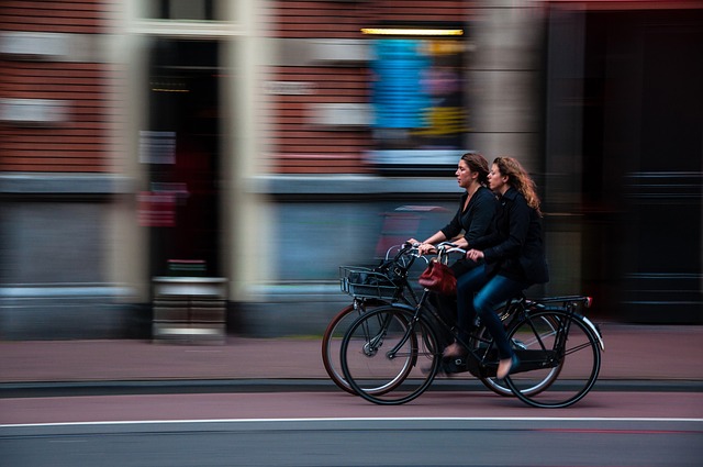 cyklistky ve městě.jpg